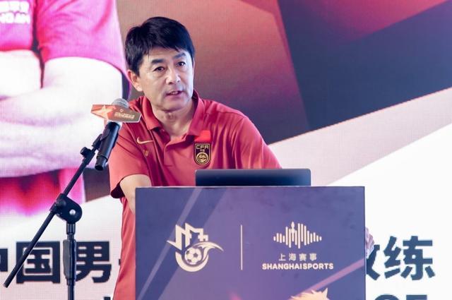佩林卡场边会沃特森，湖人掘金先签后换仍存变数