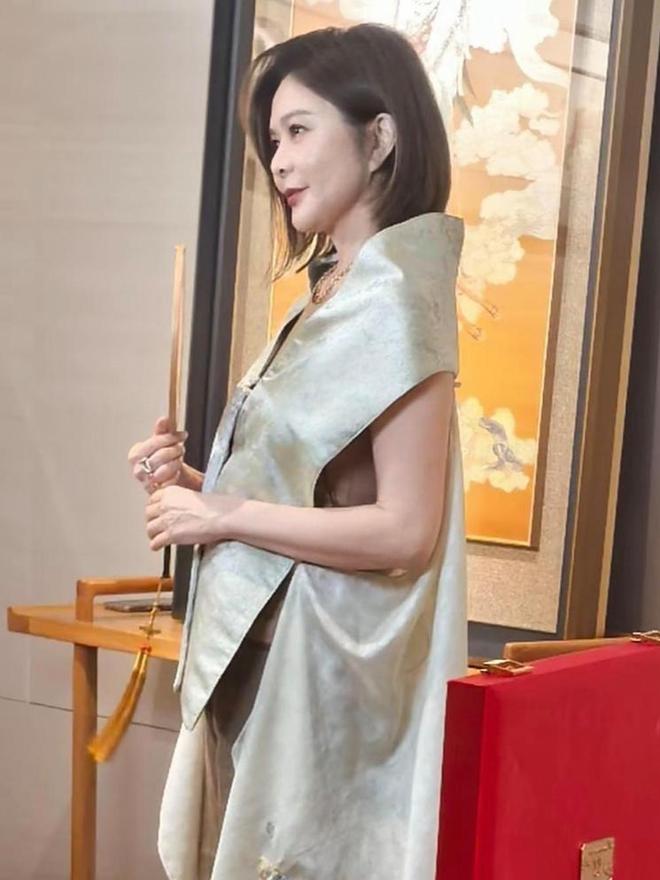 博主：周六比赛国安将为法比奥颁发百场纪念球衣，也会准备tifo