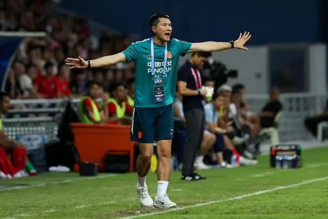 央媒发文:足球小将7战全胜捧起“小世界杯”!却只字未提董路