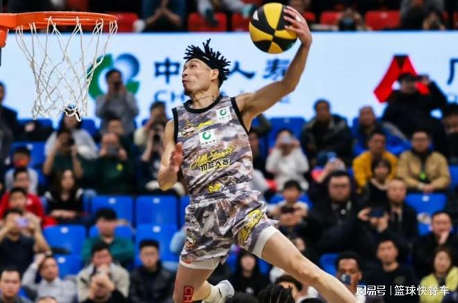 穆斯卡特:比赛非常困难,变阵5后卫是因对方给我们制造了麻烦