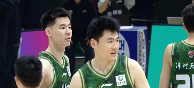 辽宁男篮动态速递!赵继伟返回沈阳备战,付豪向球队提出离队申请,张陈治锋特训结束即将归队