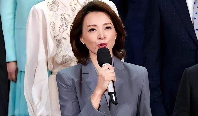 52 岁董卿近况曝光，褪去舞台光环，生活状态让人感慨