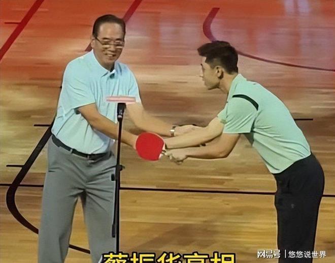 库里：我更想和詹姆斯一起打高尔夫，篮球方面的事情以后再说