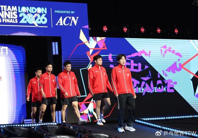 瑞士中锋假摔两黄变一红,雅金:难以接受这个判罚