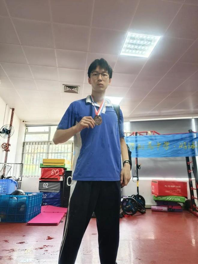 幼儿园女老师赌气炒股,亏掉60万后:老公买房同样亏 60 万,凭什么他算投资我算赌?