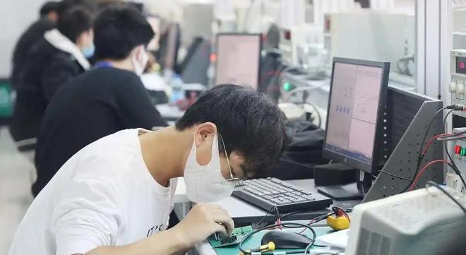 马丁·奥尼尔亲承：埃弗顿已接触凯尔特人询问约翰斯顿，但尚未正式报价